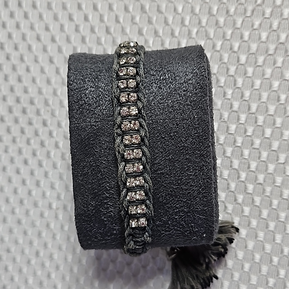 ROSE GONZALEZ MACRAME STRING GREY BRACLET WITH CLEAR STONES - Picture 1 of 5